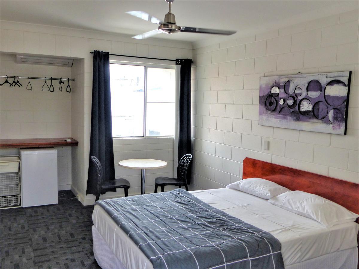 Foreign Exchange Accommodation-Beachside ทาวน์วิล ภายนอก รูปภาพ