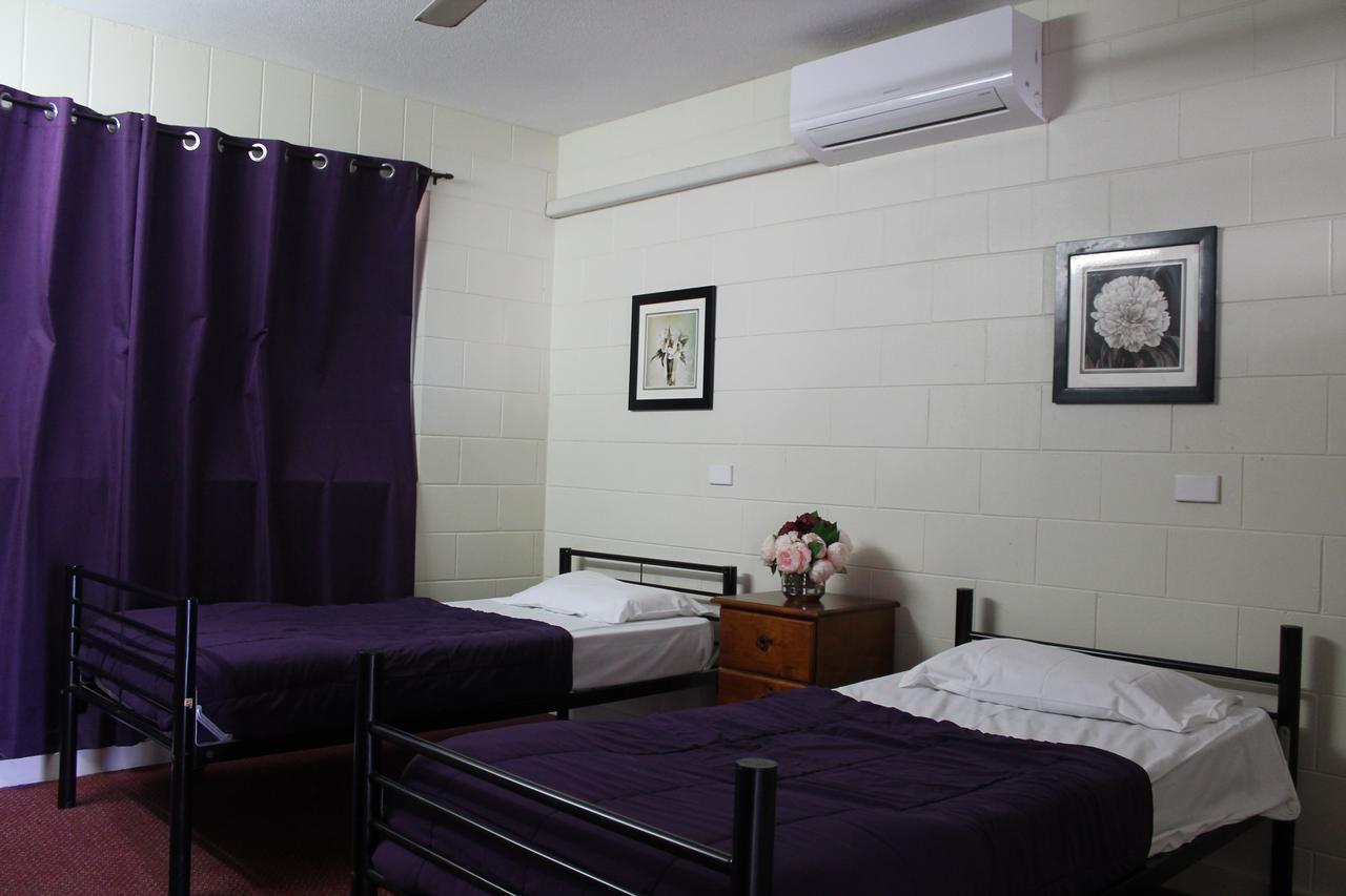 Foreign Exchange Accommodation-Beachside ทาวน์วิล ภายนอก รูปภาพ